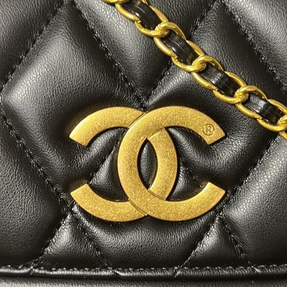 Vintage Chanel CC Mini Bag - Picture 5 of 17
